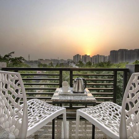 Hotel Premier Noida 135 Εξωτερικό φωτογραφία