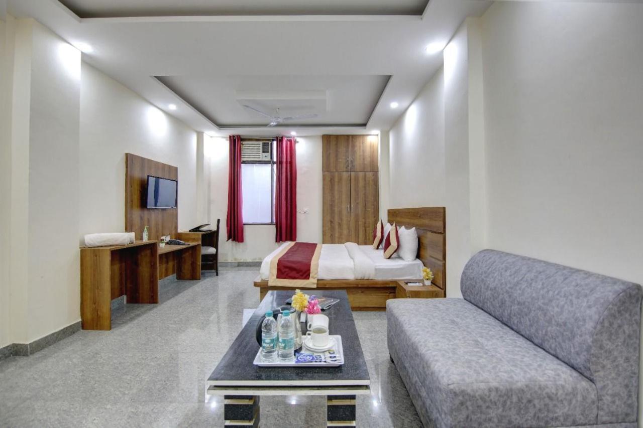 Hotel Premier Noida 135 Εξωτερικό φωτογραφία