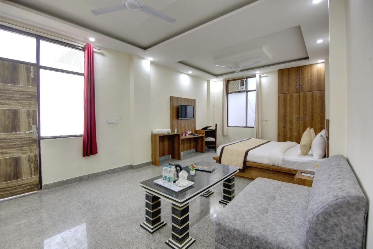 Hotel Premier Noida 135 Εξωτερικό φωτογραφία