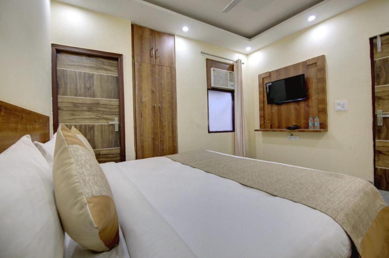 Hotel Premier Noida 135 Εξωτερικό φωτογραφία